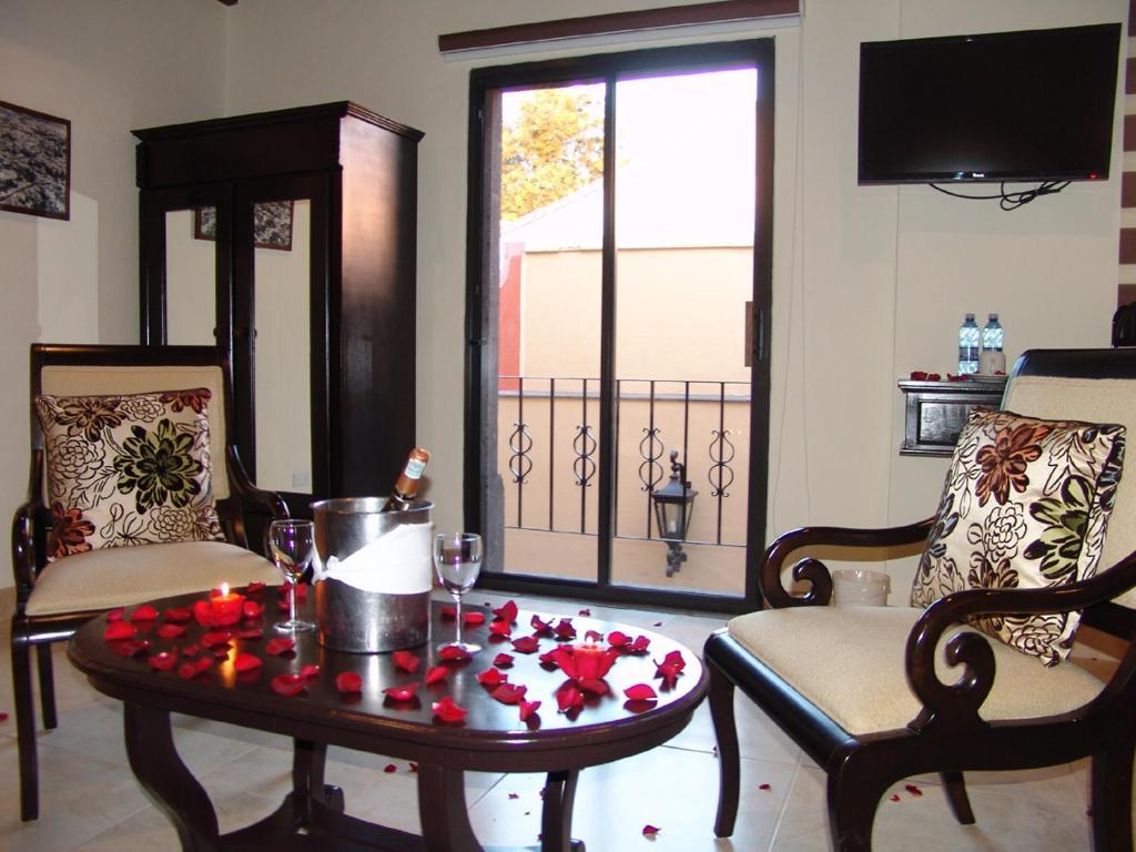 Casa Del Tio Hotel Boutique ซานมิเกล เด อาเญนเด ห้อง รูปภาพ A suite at the hotel