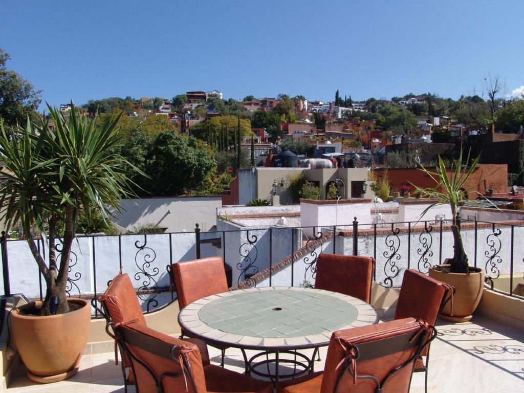 Casa Del Tio Hotel Boutique ซานมิเกล เด อาเญนเด ภายนอก รูปภาพ Rooftop in Santa Fe